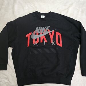 Oversize Nike Men's Black and Red Tokyo Air Sweater
